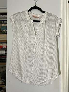 Philosophy Republic White & Black Polka Dot Flutter Sleeve V-Neck Blouse